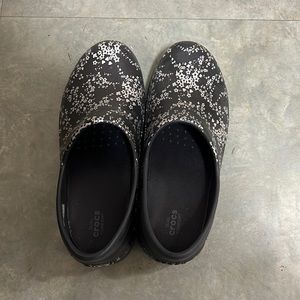 CROCS Neria Pro II Graphic Comfort Clogs